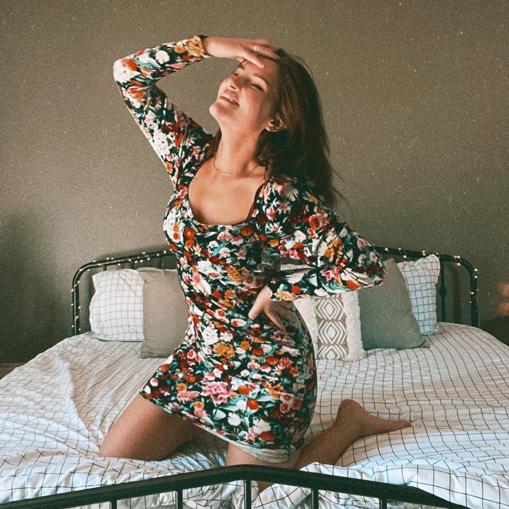 3/$40 ✨ WILD FABLE Velour vibes floral dress